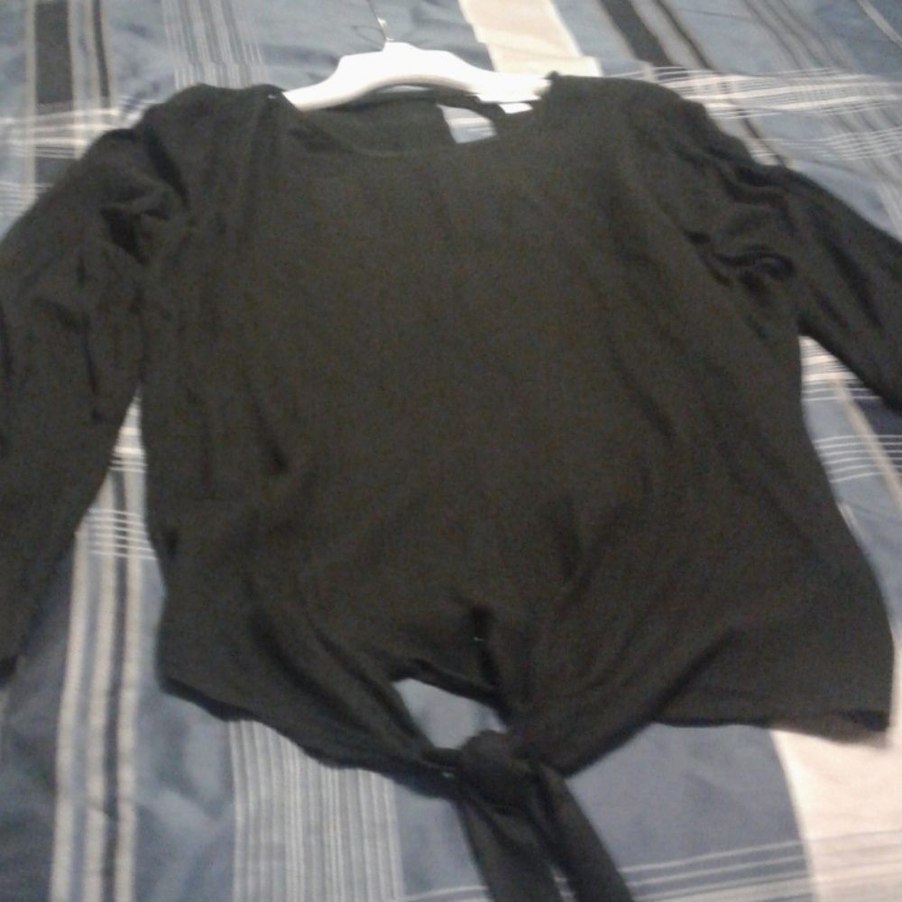 Black crepe blouse cold sleeves
